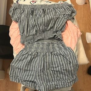 Aeropostale size of shirt small shorts x-small